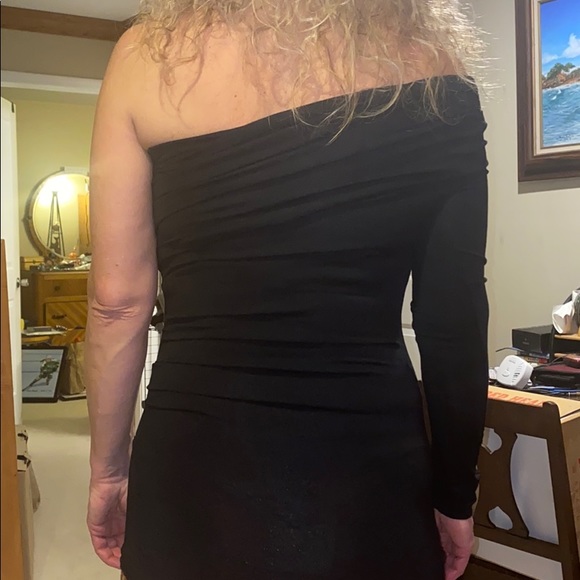 Too small - Picture 2 of 3